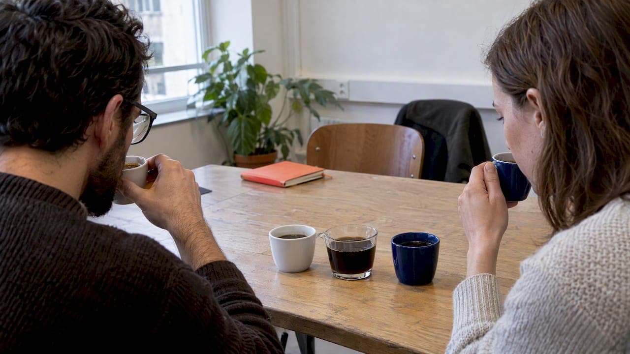 Oxford: Mug Colour Changes Coffee Taste, White Tastes Less Sweet for UK
