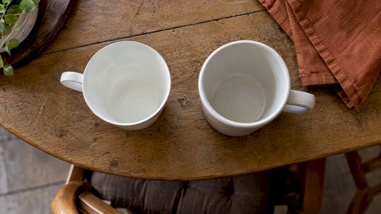 Ceramic vs Bone China Mugs: Choose Daily Use or a Lighter Gift